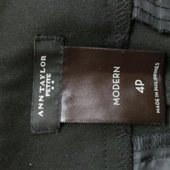 Ann Taylor Modern Fit Bootcut Trousers 4P Black Petite - Picture 2 of 14